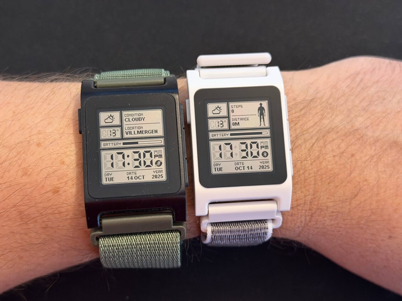 digital watch faces that have the horizontal time in the center