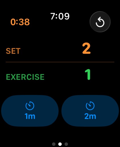 The main watch interface with workout time, set count, exercise count, a new exercise button, and two rest buttons.