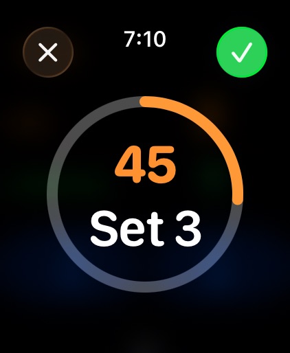 A standard ring countdown timer. The center says the remaining time and &ldquo;Set 3&rdquo;. In the toolbar there are cancel and submit buttons.